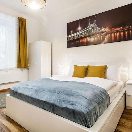 Quiet And Cozy Apartment Near The Danube Budapest Eksteriør billede