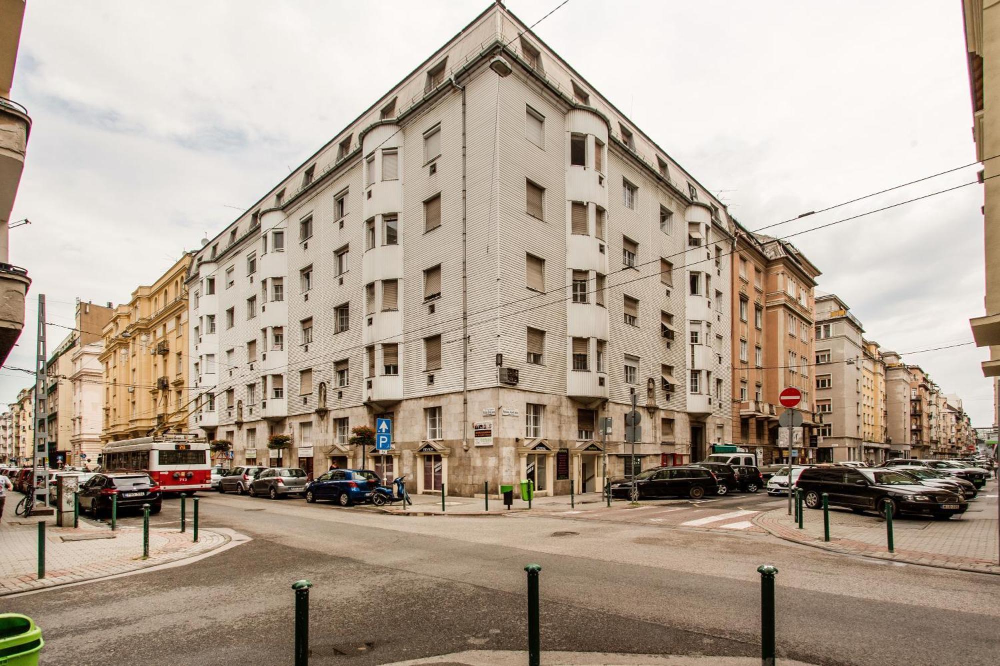 Quiet And Cozy Apartment Near The Danube Budapest Eksteriør billede